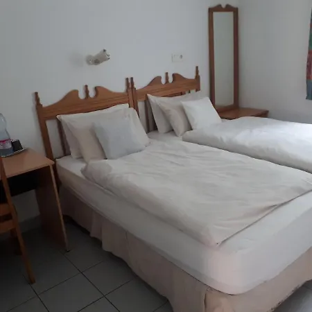 Vadaspuszta Vendeghaz Pensjonat 3*