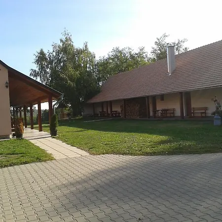 招待所 Vadaspuszta Vendeghaz